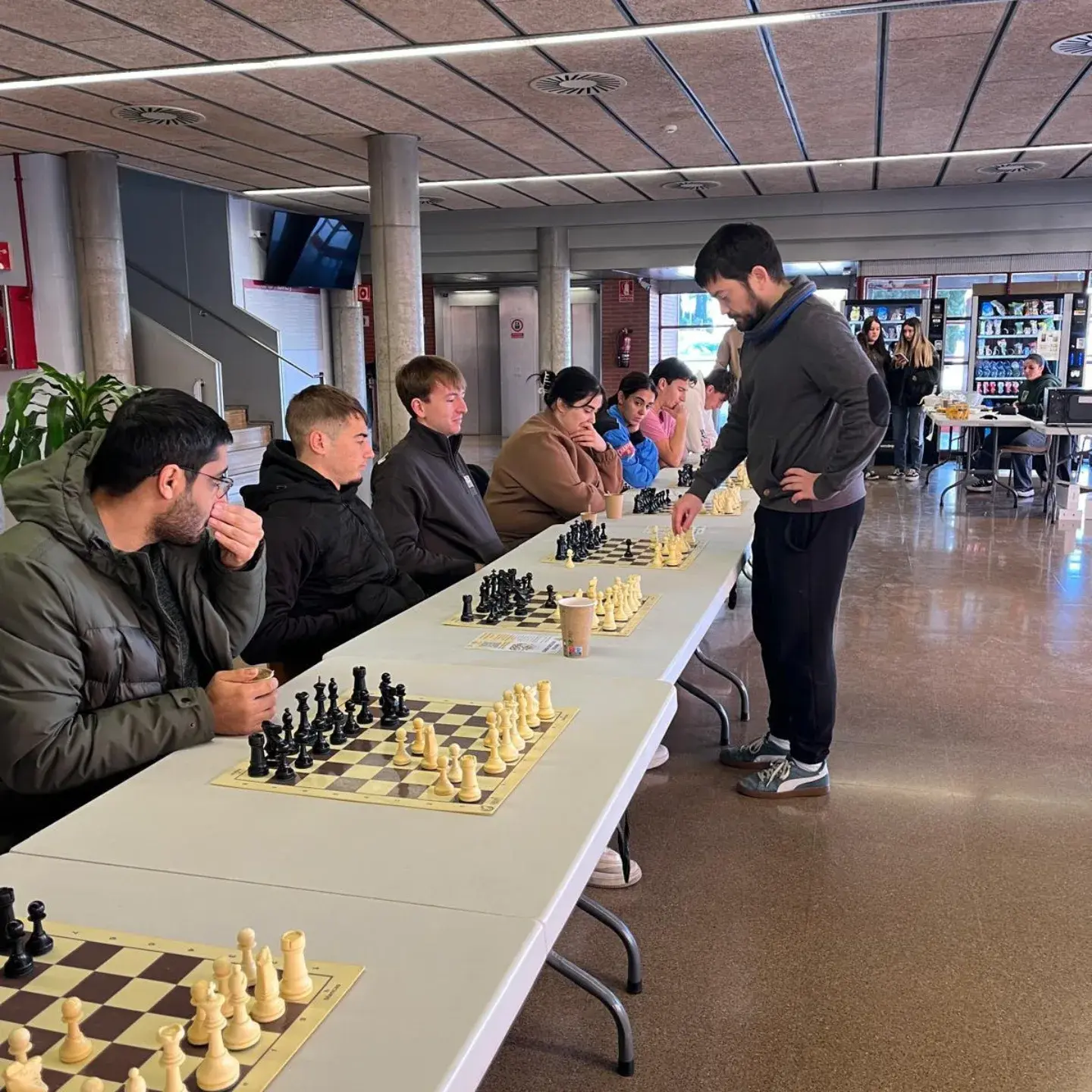 ♟️ Great success for the #BibliotecaCafiv Simultaneous Chess Games! - 3